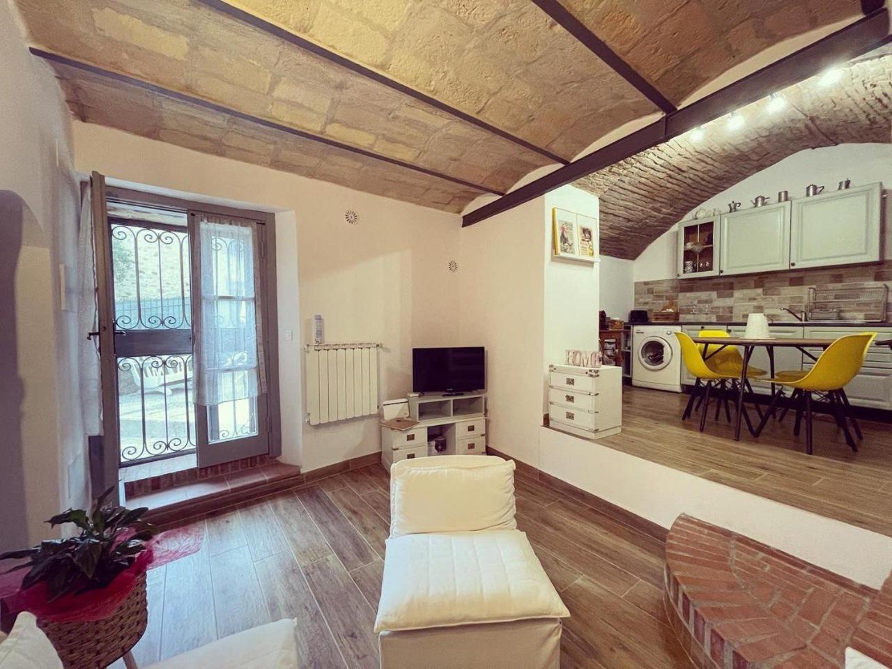 Casa Di Duccio Montone (Umbria)